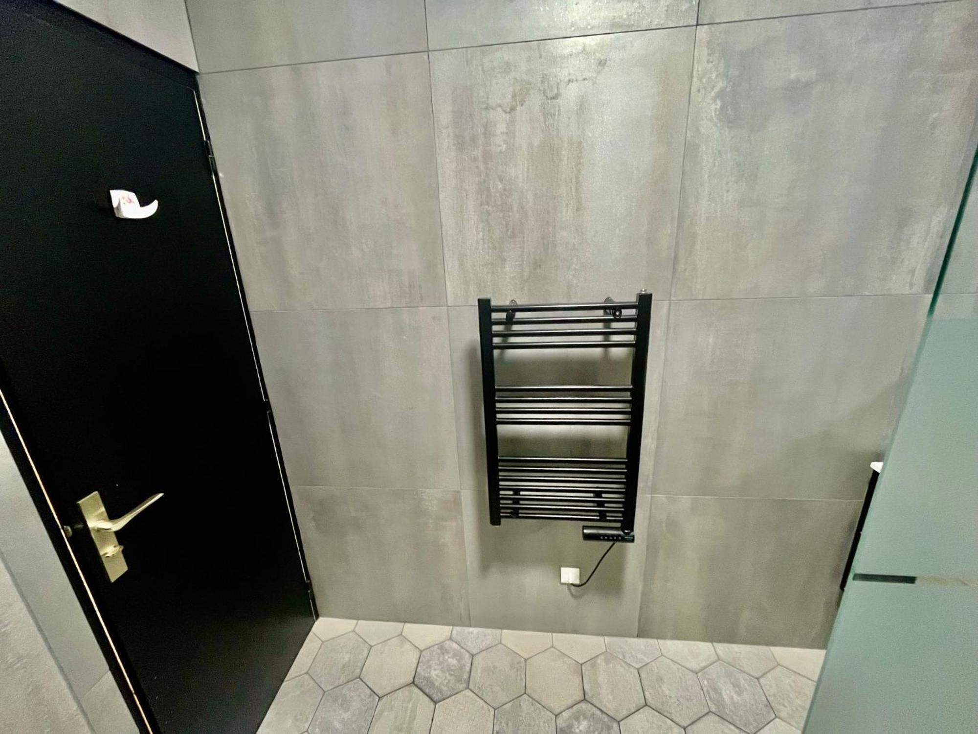 Appartamento Le Borrigo Pick Up Airport Mentone Esterno foto